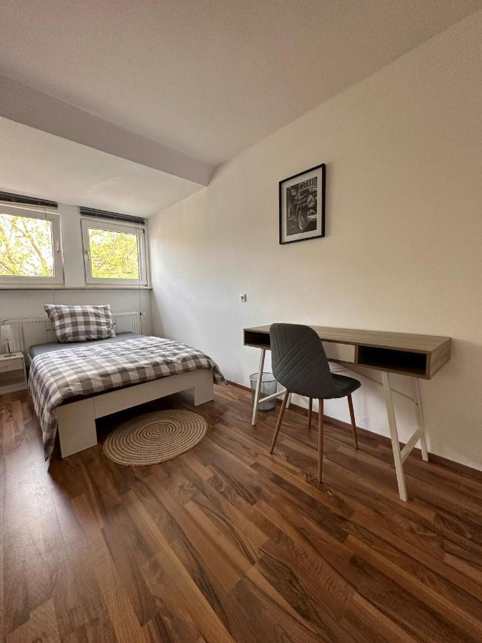 Zimmer Im Zentrum - In Der Naehe Zum Hauptbahnhof Paderborn Extérieur photo